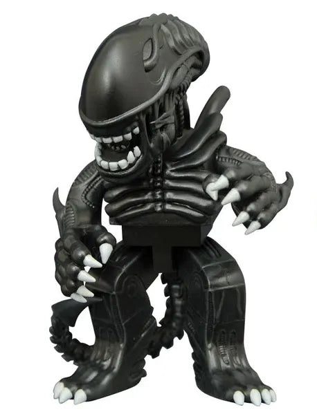 Diamond Select Aliens Alien Warrior Vinimate Figure