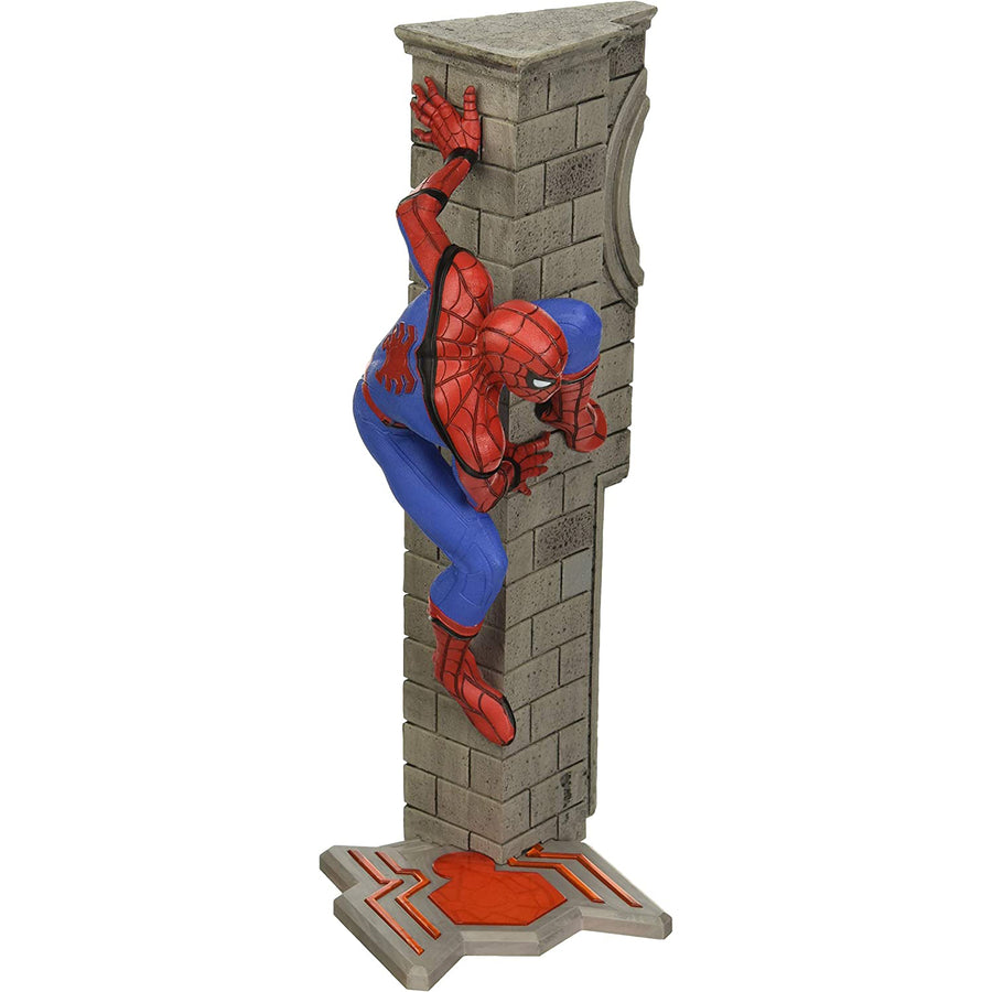 Diamond Marvel Gallery Homecoming Spider-Man PVC Figure