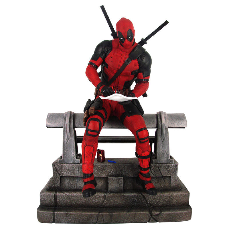 Diamond Select Marvel Premier Deadpool Statue